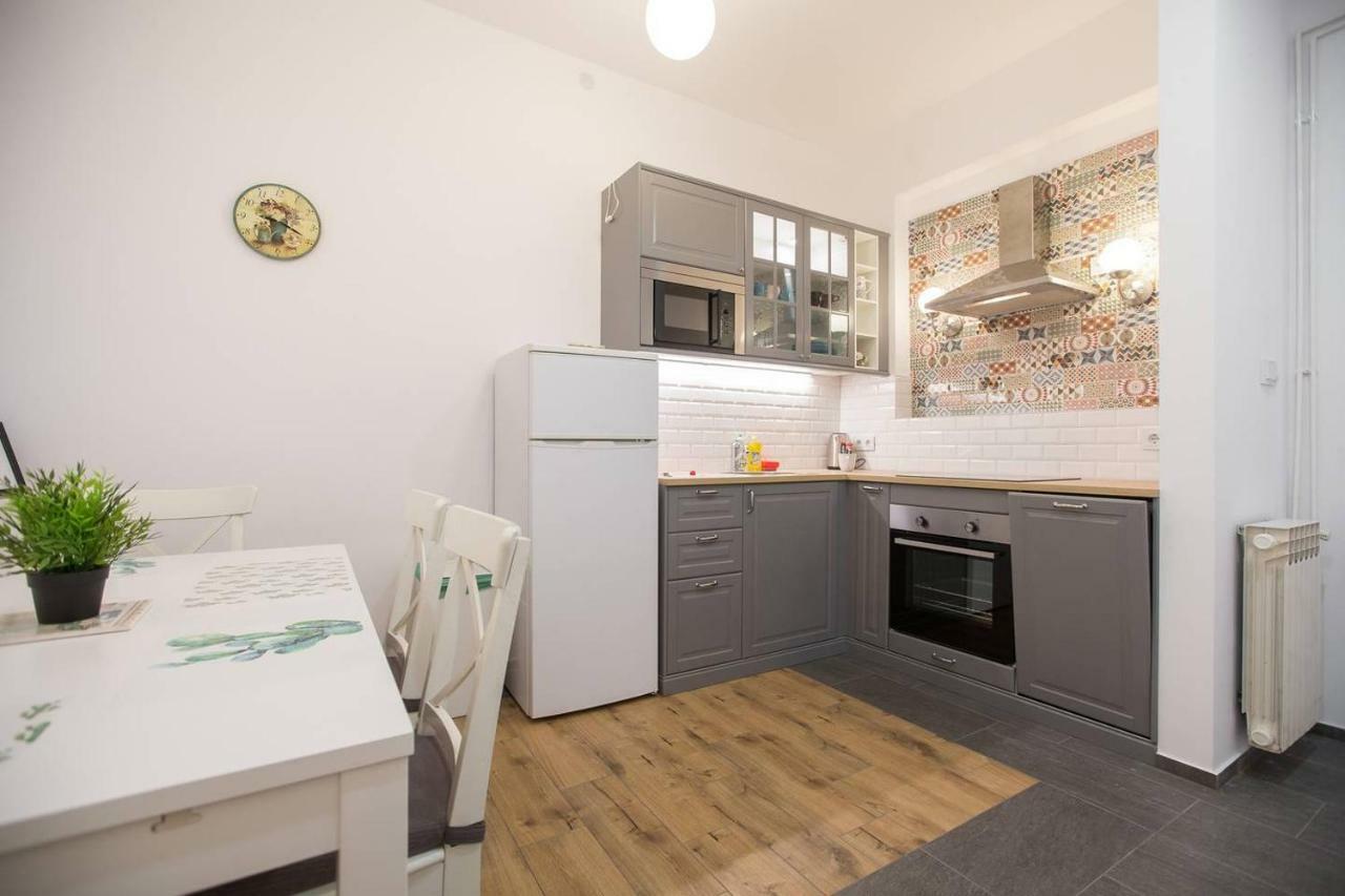 Oberiter Apartments - Center Of Zagreb, Fast Wifi, Ac, Kitchen, Parking Luaran gambar